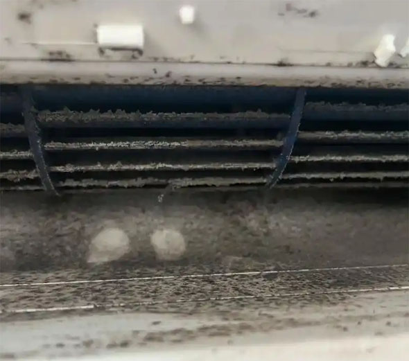 陕州空调吹的风有股烧焦味是怎么回事